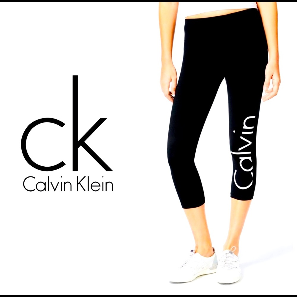 CLAVIN KLEIN Performance 3/4 length Black legging.